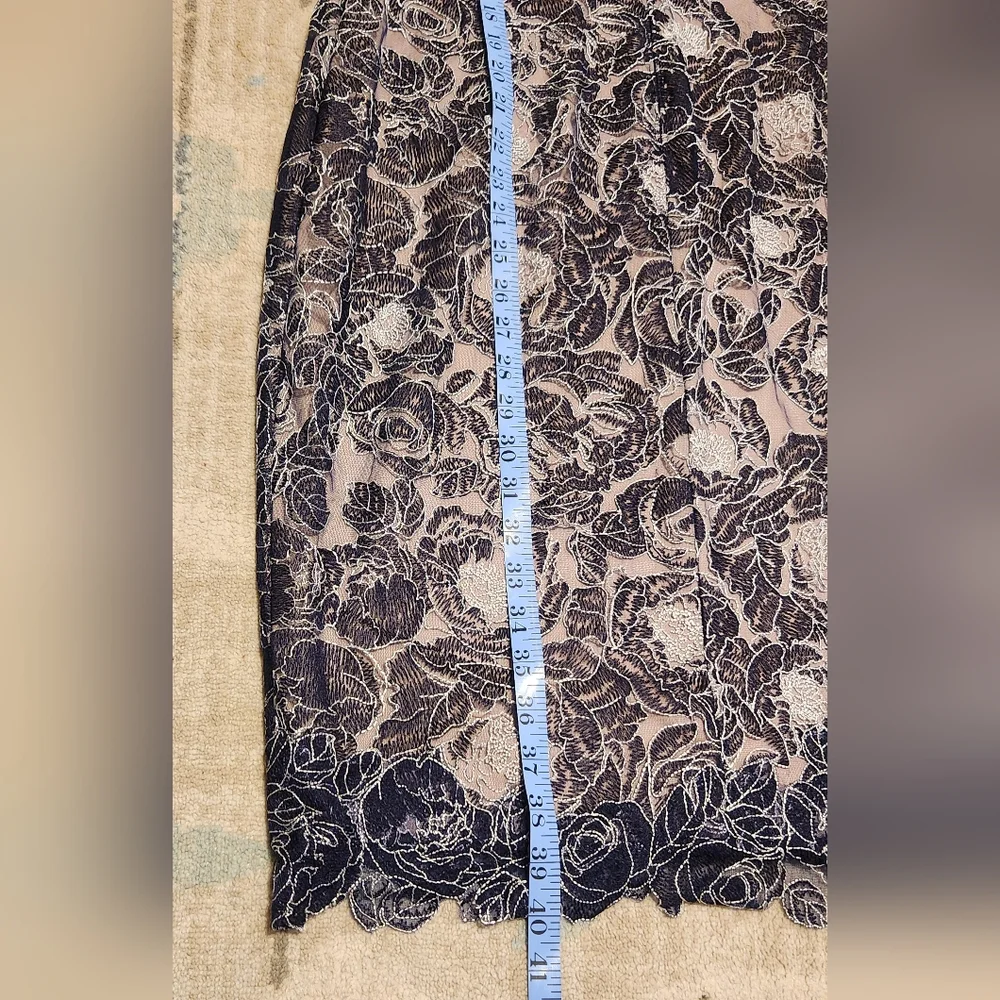 Tadashi Shoji Rose Motif Sheath Dress. Navy Size 6. NWT - Picture 7 of 7